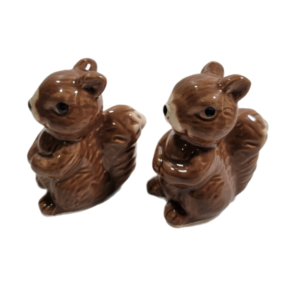 Squirrel Salt and Pepper Shakers, Ceramic 2.5", Collectible Animal Shaker - Picture 2 of 10